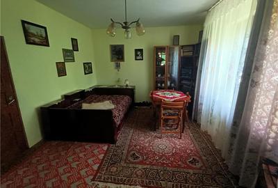 Casă cu 4 camere cu Teren 2200 Mp în Pianu - 1