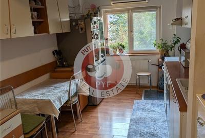 Apartament cu 4 camere decomandat, mobilat în Moșilor