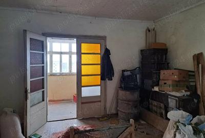 Vand casa in Comuna Domasnea - 11