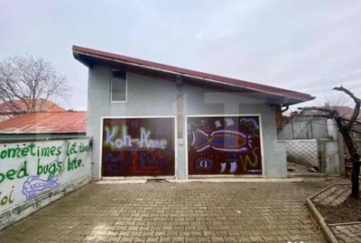 Casă cu 8 camere cu Teren 350 Mp în Central