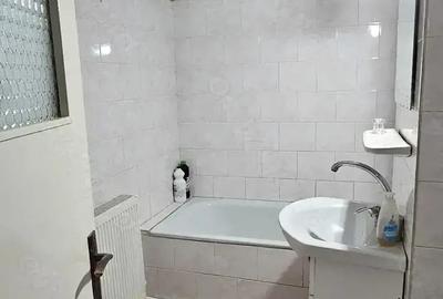 Apartament cu 3 camere decomandat în Pod - 4