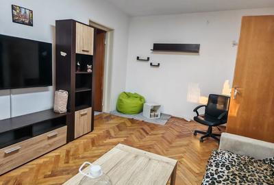 Apartament cu 2 camere semidecomandat în Craiovei