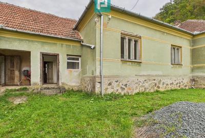 Casă individuală cu 6 camere cu Canalizare în Lupești - 11
