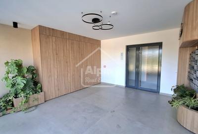 Apartament cu 3 camere decomandat, mobilat în Tractorul - 26