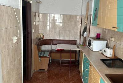 Apartament 3 camere decomandat Drumul Taberei, Frigocom - 1