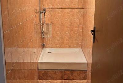 Spațiu comercial, de 100 mp, în Central