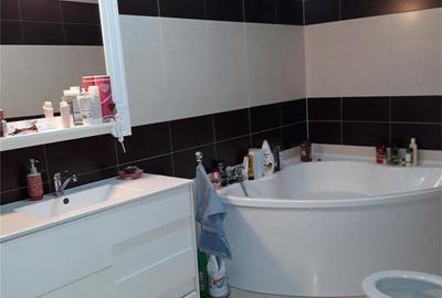 Casă cu 4 camere cu Teren 1000 Mp în Poroschia - 8