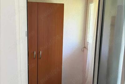 Garsonieră decomandată în Baza 3 - 4