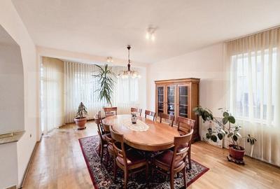 Oportunitate de investitie! Casa de vanzare, cu 8 camere, 382 mp, zona Gruia - 1