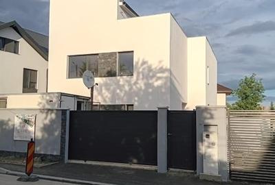 Casă individuală cu 5 camere cu Garaj în Mogoșoaia