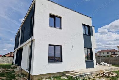 Casă cu 4 camere cu Teren 300 Mp în Urseni - 2