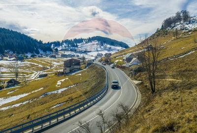 Teren Construcții intravilan de 985 mp, în Fundata - 23