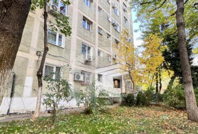 Garsoniera B-dul Alexandru Obregia ideala pentru inve - 1