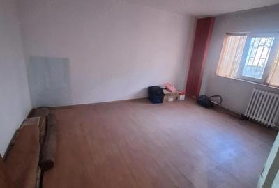Apartament cu 3 camere decomandat în Inel II - 2