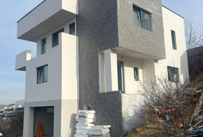 Casa individuala, 4 dormitoare, 160mp, garaj, 545mp teren, Dezmir