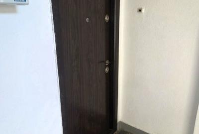 Apartament cu 3 camere semidecomandat în Faleză - 1