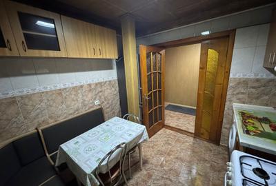 Apartament doua camere, mobilat si utilat, renovat izolat, etaj unu, in Cornisa Apartament doua camere, mobilat si utilat, renovat izolat, etaj unu, in Cornisa - 2