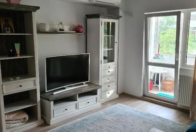 Apartament cu 3 camere decomandat în Decebal
