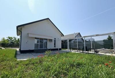 Casa mobilata si utilata - 3 camere - 375mp teren - gaz - curent - 6