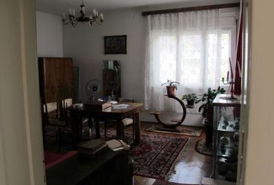Casă cu 3 camere decomandat în Ultracentral - 2