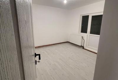 Apartament cu 3 camere decomandat în Tomești - 1