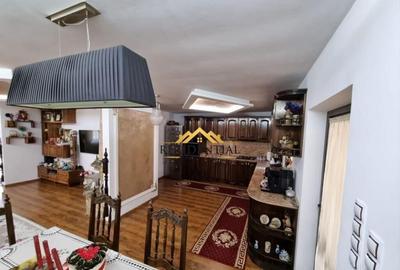 VILA CU ETAJ SI MANSARDA - 6