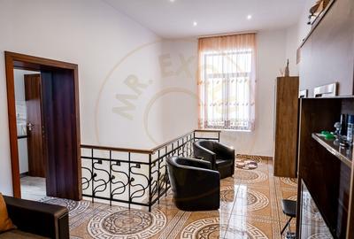 De Vanzare Apartament in casa Central - 6