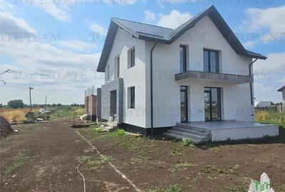 Vila premium 4 camere cu garaj in Ciorogarla