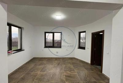 Casă cu 3 camere cu Teren 700 Mp în Central - 10