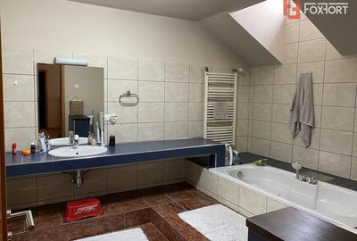 Casă individuală cu 10 camere cu Canalizare în Chișoda - 40