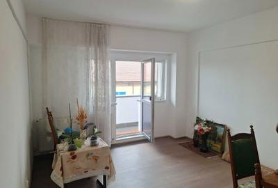 Apartament cu 3 camere decomandat în Gilău - 2
