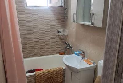 Apartament cu 2 camere semidecomandat în Florilor