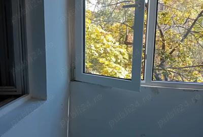 Proprietar vand garsoniera in Drumul Taberei,langa Mall Plaza Romania,etaj 2 - 4