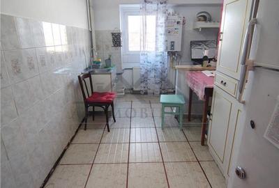 Apartament cu 4 camere decomandat, mobilat în Nicolina - 12