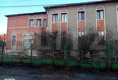 Spațiu comercial, de 1,600 mp, în Petros - 2