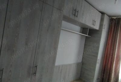 Primesc in gazda la bloc etaj 10 o persoana - 1