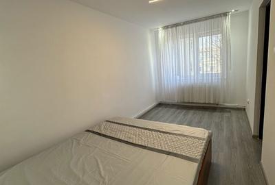 Apartament cu 3 camere decomandat în Central - 1