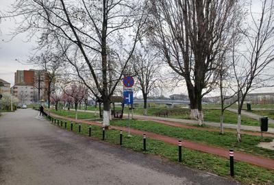 Apartament cu 4 camere semidecomandat, mobilat în Decebal - 17