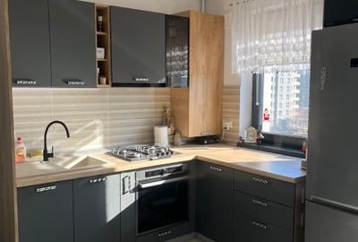 Apartament cu 2 camere decomandat, mobilat în Tractorul - 12