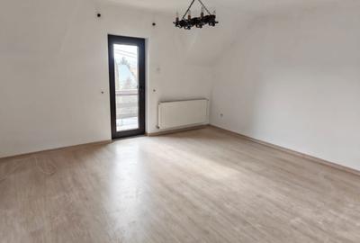 Apartament cu 3 camere decomandat în Criș - 3
