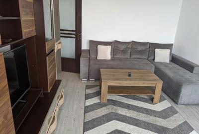 Apartament cu 3 camere semidecomandat în Central - 2
