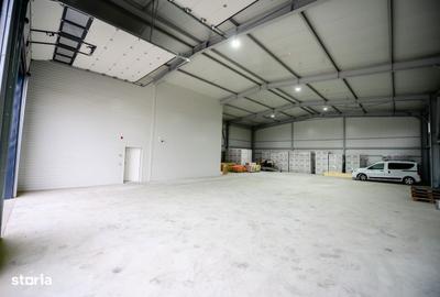 Spațiu comercial, de 1,000 mp, în Central - 8