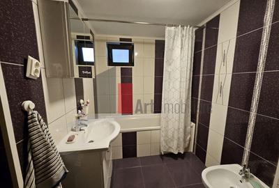 Casă cu 5 camere cu Canalizare în Industriilor