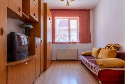 Casa de inchiriat 2 camere, curte intima zona cent... Casa de inchiriat 2 camere, curte intima zona cent... - 3