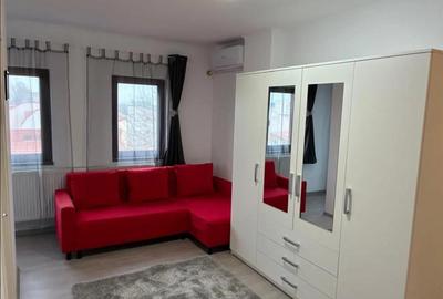 Garsonieră decomandată, mobilată în Km 4 - 1