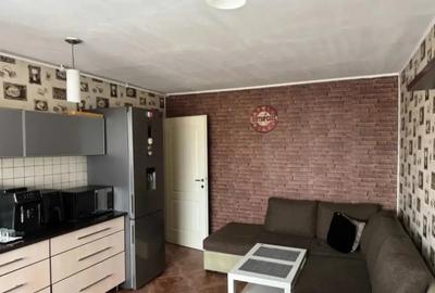 Apartament cu 2 camere decomandat în Tractorul - 7