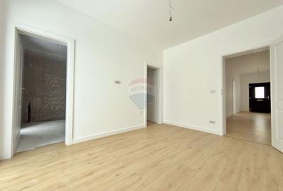 Vilă cu 4 camere de vânzare în Via Carmina - 4