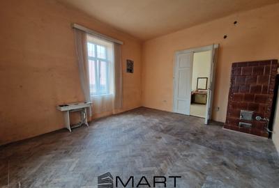 Apartament cu 3 camere in Centrul Istoric