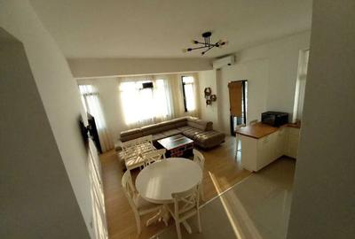 Apartament 3 camere, 76 mp, Otopeni central, 2 bai, boxa, parcare in curte