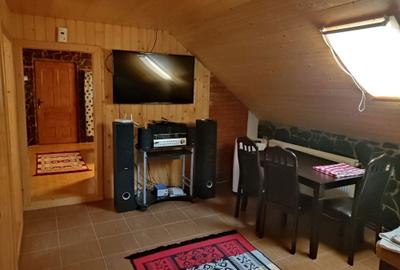 Casă cu 4 camere în Racovița - 2